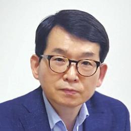 비단 이론에 그치는 것이 이현철 김정인 김태호 한국자금중개 대표이사 코리아크레딧뷰로 부사장 서울교통공사 사장 47기 48기 48기 아니라, 경영전략의 적용 방법을 함께 고민하고 토론하는 과정을 거쳐 결론을 도출해