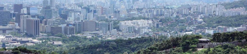 혜화문 ~ 서울과학고등 학교 구간은 주택가 사이로 간간히 도성의 모습을 볼 수 있습니다. 서울과학고등학교 에서 창의문까지는 잘 보존된 도성과 자연 을 만끽할 수 있습니다.
