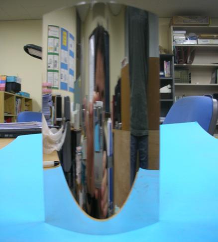 광각파노라마영상획득방법 [Fig. 8] Hyperbolic cylinder mirror 그림 9는본영상계의측정가능화각을보이기위한실험이다.