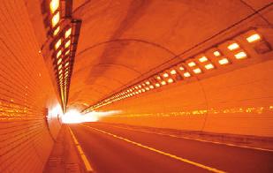 터널 입 출구에서의 휘도를 측정, 터널 내부의 조명의 밝기를 자동제어하여