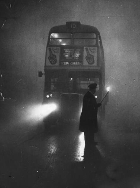 London Smog ( 런던스모그 ) 영국런던 (1952년 12월 5( 금 )~9( 화 ) 겨울철 5일간지속 ) The Great Smog