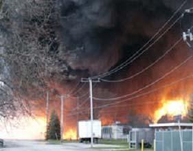 II-1. 폭발사고 미국텍사스원유정제소폭발사고 2005 년 3 월 25 일, 미국텍사스에위치한 BP 사원유정제소에서있었 던수소가스공급선교체실수에의한폭발사고를정리하였음. 1. 사고개요가. 사고유형 : 가스폭발사고나. 사고일시 : 2005년 3월 25일, 13시 20분다. 사고장소 : 미국텍사스 BP(British Petroleum) 사원유정제소라.