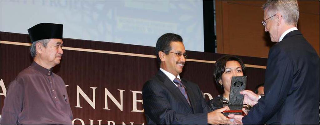Global Business Report 10-026 말레이시아국왕으로부터 Halal Journal Award 수상한 Nestle'