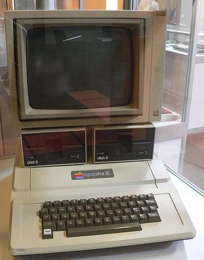 애플투 (Apple II, 1977) 컴퓨터 확장슬롯으로기능을향상,