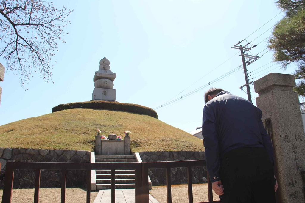 이는 귀와 코를 동시에 나타내는 이비(耳鼻)를 말하는 것으로 임진왜란 때 왜놈들이 코나 귀를 베어 간데서 유래한 표현이라고 한다.