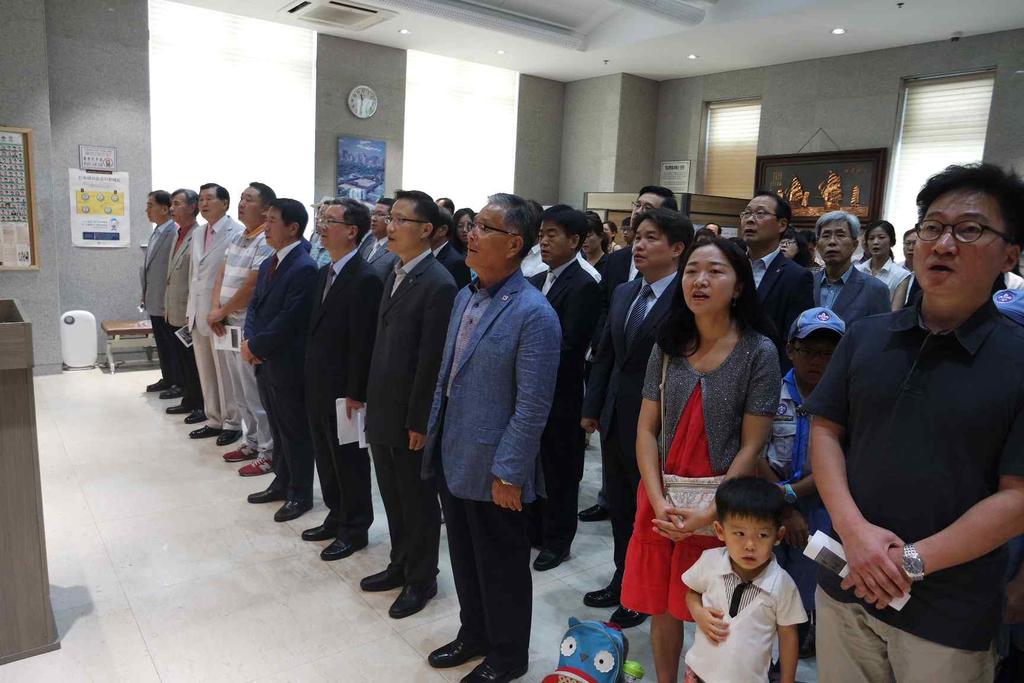 동경축식에는당지한인단체임원등재외국민 여명이 참석하였고