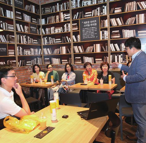 - 서울대학교총장명의의이수증서를수여하며이수증서와별도로과정의공헌자및우수논문을선정하여공로패, 우수논문상, 표창장등을수여합니다.