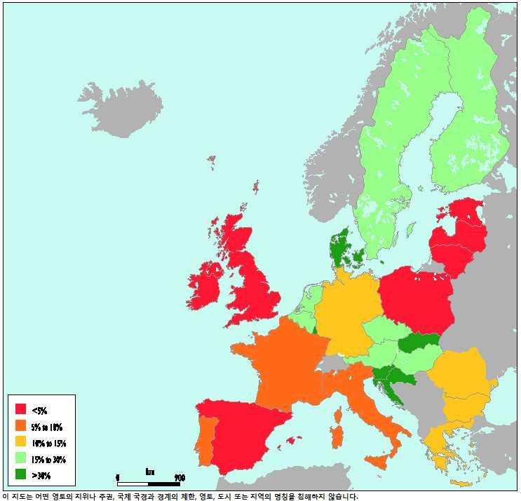 제 7 장 지 역 간 송 전 리 연 계 유럽 유럽에서는국가간연계선에의해서유럽대륙의동부로뻗어가는거대한동기주파수 (50Hz) 지역이형성되었다 ( 지도 7.3). 연계선의용량은유럽국가전체발전용량의 11% 에달한다. 그러나지역별차이가존재한다. 예를들면발트해에서는공급안정성의향상과발전사업자의시장지배력감소를위해서연계선에대한상당한요구가있다.