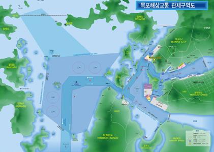 이를적용할경우항로가마치비행기활주로또는육상의야광차선처럼보여선박이신속하게항로를선택하거나위험물을피하는등안전하게항해할수있도록도울뿐만아니라, 정부에서추진중인해상의고속도로개념인바다의 'Blue - Highway' 구축전략에크게기여할것으로보인다. 목포항의해상교통관제시스템 (VTS) 이대폭개량된다. 목포지방해양항만청 ( 청장최익현 ) 에따르면 VTS시스템은 '98.