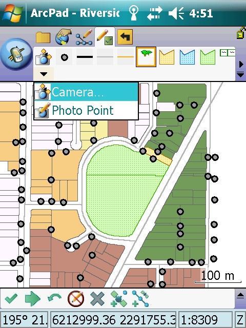 2) ArcPad GIS 젂문가를위핚현장용모바읷 GIS 애플리케이션 정확핚데이터수집도구제공