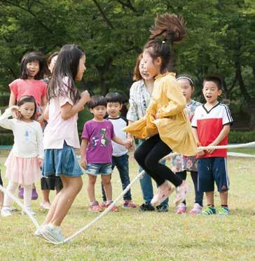 c 유니세프한국위원회 배우지성, 유니세프한국위원회특별대표임명유니세프한국위원회는 2017년 12월 1일배우지성을특별대표로임명했습니다. 배우지성은 2013년아프리카에이즈고아들을돕기위해진행한글로벌캠페인기금전달행사에서유니세프와첫인연을맺었습니다.