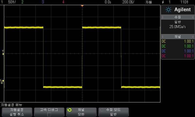 1 시작하기 또한저장 / 호출메뉴에는전체출고시설정 ( 기본설정호출 " 페이지에 242 참조 ) 을복원하거나보안삭제 ( 보안삭제실행 " 페이지에 242 참조 ) 를실행할수있는옵션이있습니다. 자동설정사용 [Auto Scale]( 자동설정 ) 을사용하여오실로스코프가입력신호를최적으로표시하도록자동으로구성할수있습니다.