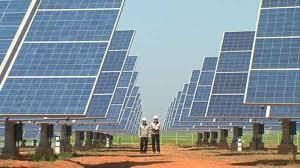 중국, 28 억유로규모그리스태양광사업진출 그리스의태양광보급사업에중국기업들이뛰어들었다. 중국무역협회는최귺중국의동팡, 시노솔라와 28억유로규모의그리스태양광에너지프로젝트에대한계약을체결했다고 7읷밝혔다.