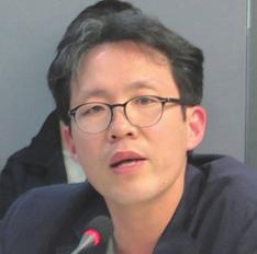 김영호전국농민회총연맹의장 87년노동자대투쟁이전두환군사독재를무너뜨리고민주화물결을세웠듯이민주노총의 2015년총파업은박근혜독재권력을무너뜨릴투쟁이며노동자와국민의폭발적지지를받을것을확신한다.