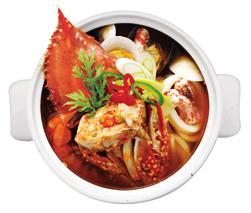 haemul tang [ 해물탕 ] E A spicy stew made of fish, blue crab, baby octopus, shrimp, and other seafood.