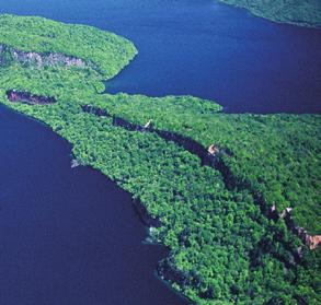 도와다 하치만타이 국립공원을 학습한다 도와다 비지터센터 산책의 휴식지점 관광교류센터 프랏토 호수는 화산활동에 의해 형성된 이중 호수의 원형이 생겼다고