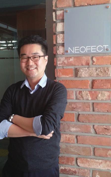 ISSUE & ISSUE Business Interview 1 게임화 (Gamification) 이론을적용해서재활훈련의료기기를개발한 NEOFECT 반호영대표 네오펙트는더나은세상, 더나은삶에대한희망을만들어가자는기업이념을가지고있다. 아픔으로희망을잃은사람들에게건강과삶의행복을되찾아주는제품과서비스를만드는네오펙트가가진꿈이다.