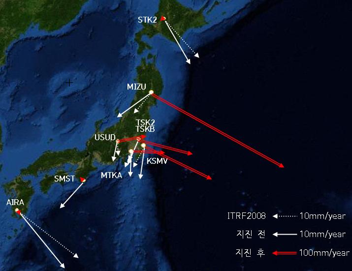 한국산학기술학회논문지제 13 권제 5 호, 2012 월 31일의위치해석결과를이용하여산출하였다. 그림 13은 ITRF2008 및전 후의위도및지각변동속도를비교한것이며, 그림 14는각상시관측소별지각변동속도벡터를도시한것이다.