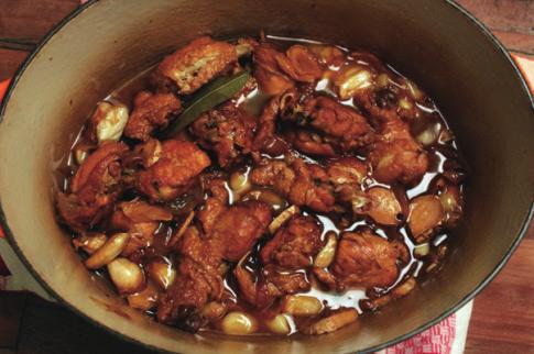 아도보 (Adobo) 아도보 (Adobo) 는닭고기와돼기고기, 오징어등을주재료로하여야채와식초, 후추, 마늘,