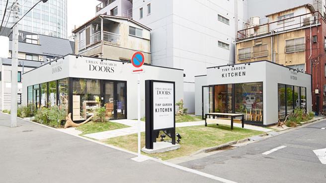 URBAN RESEARCH DOORS 토라노몬점출처 : http://openers.jp/article/1065857 - DOORS: 의. 식.