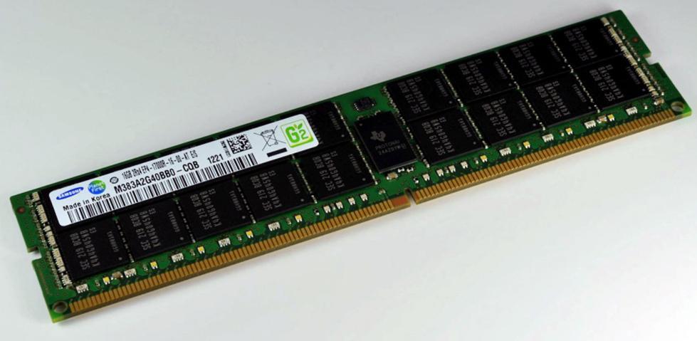 삼성전자 투자포인트 3 : DDR4 경쟁력강화 12Gb LPDDR4 양산 추진 삼성전자는 12Gb LPDDR4 로 DDR4 경쟁력을강화할전망이다. 삼성전자는최대용량의 DDR4 양산체제를갖추고있다.