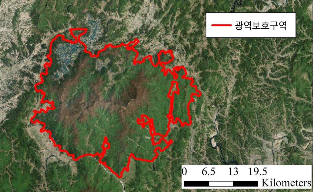 2. 연구범위 지리산국립공원의반달가슴곰적정수용력의범위는지리산국립공원중 에서도반달가슴곰광역보호구역내로설정함 ( 그림 5.) 그림 5. 반달가슴곰광역보호구역 3.