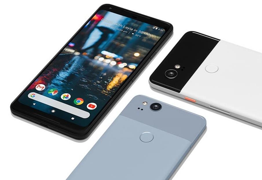 구글은 2017년 10월신제품공개행사에서 ' 픽셀2' 를출시하면서삼성전자와애플로고착화된프리미엄스마트폰시장에지속도전하겠다는의지를보였다. 전작과마찬가지로 5인치픽셀2 과 6인치픽셀2 XL 2가지모델를공개하였으며, 설계와제작은구글이직접하고, HTC와 LG전자가생산을맡았다.