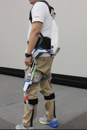 재활로봇의료기기 고령자, 장애인대상의외골격형착용로봇 H-LEX 공개 (2015 년 8 월 )