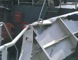 VANGELIS L 호선미연료탱크 (30cm 20cm) 가파공, 해상으로기름이유출