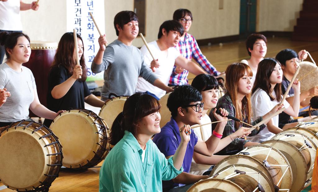 사회복지사 2급, 보육교사 2급, 미술심리상담사(민간 자격증), 아동미술지도사(민간자격증) 복지행정과(야간) 사랑과 봉사정신을 바탕으로 미래를 주도할 빛이 되자!