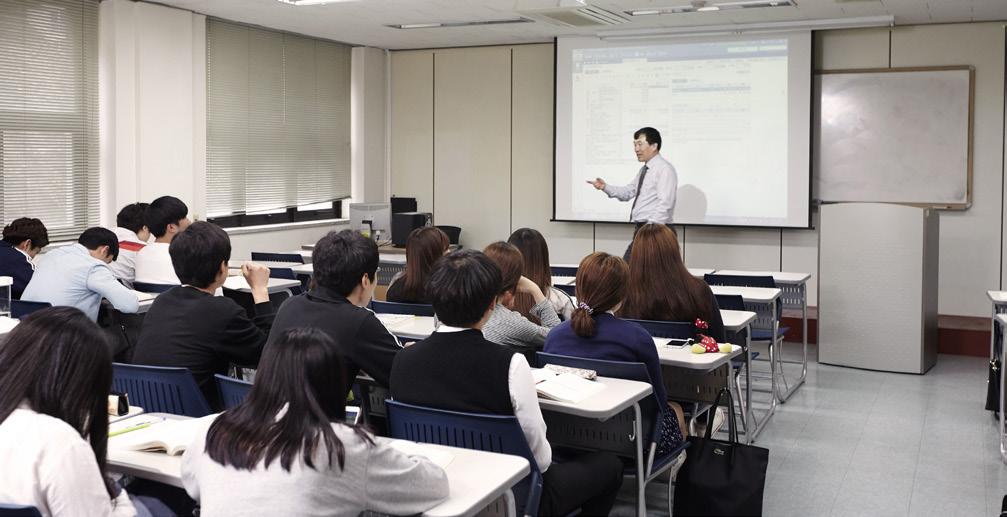 기술 소양을갖추기위한국가직무능력표준 (NCS) 기반교육과정을도입함으로서, 세무 회계분야의체계적인지식습득, 현장지향실무중심의직업능력배양, 조직에서인정받는훌륭한품성을갖춘스마트한사회인양성을통하여경영지식을기반으로한유능한세무회계전문인력양성을목표로한다.