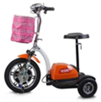 Bicycle Segway Electric tricycle Fig. 9. Tested vehicle. 탑승자시각과실험상황전체를촬영할수있는 Video Camera 를설치하여추가적인위험과상충횟수등을보완측정하였다.