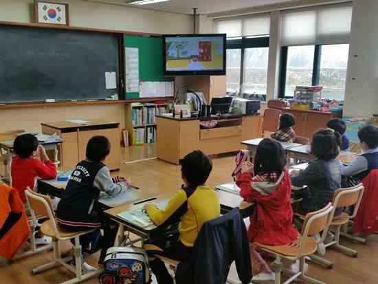 6) 신변안전 학교폭력, 성폭력, 가정폭력 4월 3주 단원명 소중한나-우리모두소중한친구 수업모형 놀이중심 차시명 우리모두사이좋게지내요 교과서 60~61쪽 제재 모두가소중한존재임을알고집단따돌림예방하기