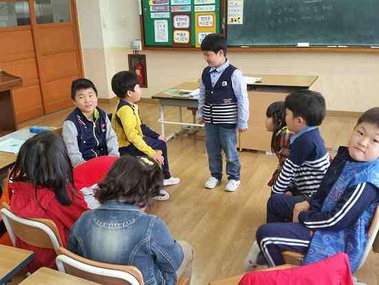 교수 학습활동 안전생각열기 안전행동채우기 동기유발 학습문제확인 안전한행동탐색및탐구 안전한행동연습 클립뱅크 다름을인정하기 시청으로동기유발 - 동영상시청하며서로의다름을인정하기 -