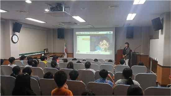 6( 금 ) 2교시, 시청각실 대상 : 1-3학년경찰관과함께배우는교통안전교육교통계경찰관님께서교통안전교육을위해직접방문해주셨다.