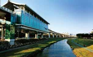 2km) 부산 - 김해경전철은부산광역시 김해공항 김해시를연결하여지 변, 김해공항, 김해유적지등뛰어난경관을용이하게조망할수 정거장 21 개역 역간균형발전을도모하고신교통시스템도입에따른국내기술 있는관광열차의기능을가진녹색교통수단의면모를전체적으 전동차 ( 량 ) 50 량 력향상및국제경쟁력확보를위한목적으로정부가 1992 년 로느낄수있도록건설하였다.