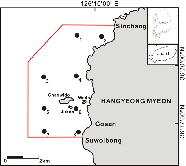 제주바다목장해역크기별엽록소 a 의시 공간적분포특성과미소플랑크톤의중요성 1. 서론수권생태계에서식물플랑크톤군집은광합성으로에너지를합성하여상위영양단계의소비자에게에너지를공급하는 1차생산자로해양의탄소순환등물질순환에중요한역할을수행한다 [1,2].