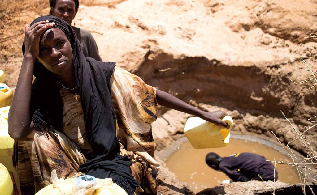 RC HOPE 세계속적십자 아프리카의 마르지않는눈물 끝나지않는비극, 반복되는재난 지난 2015 년부터아프리카지역엔심각한가뭄이계속되고있습니다. 소말리아는지속되는내전과가뭄으로인한식량위기에이어홍역과콜레라까지발병하여수많은목숨이사라져가고있습니다. 재난과비극은국경을가리지않습니다. 인근국가인케냐도극심한가뭄으로고통받고있습니다.