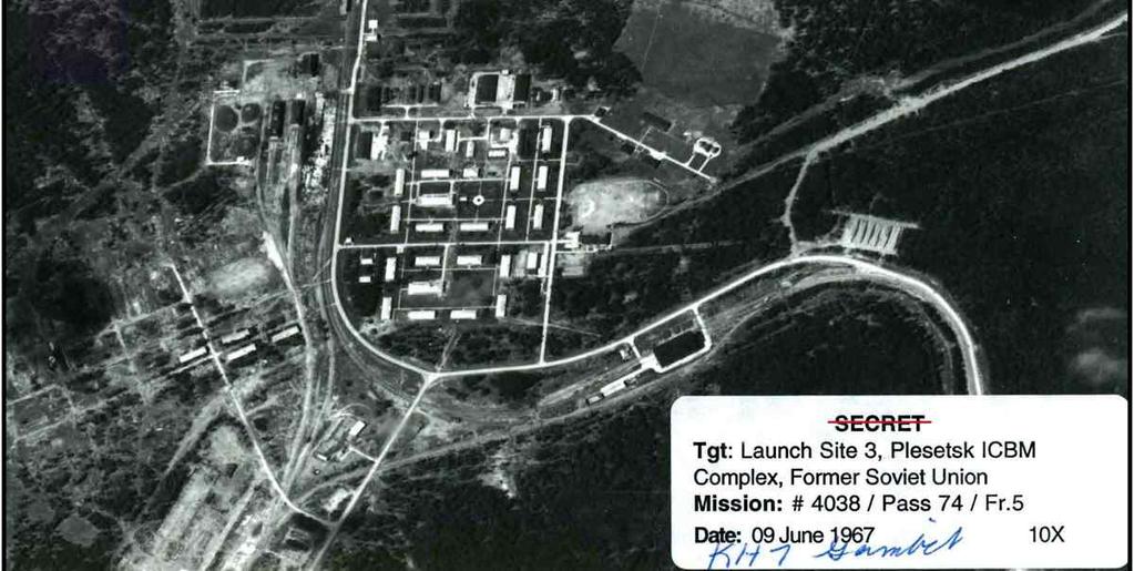 소련의첫번째고정식 ICBM이었던 R-7 (SS-6) 이배치된플레세츠크기지는인공위성사진에서그위치가쉽게식별되었다 ( 정규수, 2012, pp. 142-144).