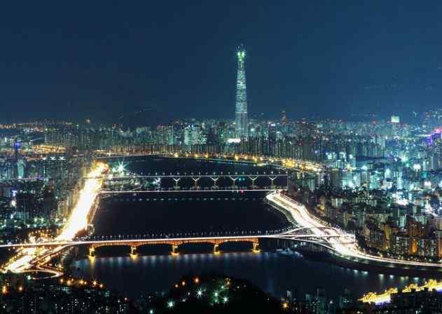 서울의 유명한 야경 전망명 10곳을 추천 광화문광장 낙산공원 상품발 - 한국 전통의 아름다운 야경을 감상할 수 있는 명