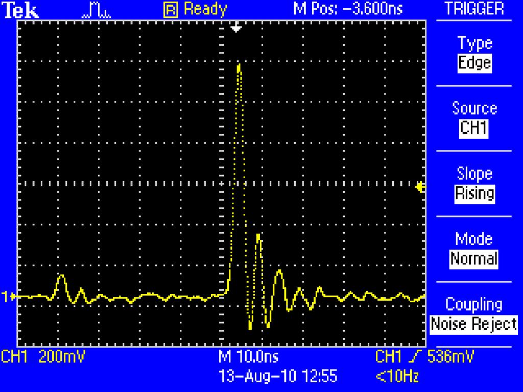 정확한측정을보장하는정밀한디지털성능 최대 200MHz 의대역폭과최대 2GS/s 의샘플링속도로동일한가격대에서다른어떤디지털스토리지오실로스코프보다뛰어난대역폭과샘플링속도를제공합니다.