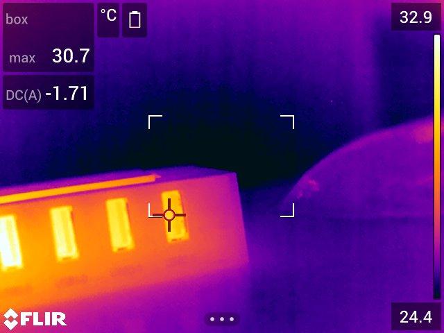 24 외부 FLIR 미터에서데이터가져오기 24.1 일반정보 Bluetooth 를지원하고이데이터를적외선이미지로병합하는일부외부 FLIR 측정기에서데이터를가져올수있습니다. 카메라가 FLIR 측정기에 Bluetooth 를통해연결되면미터의측정값이카메라의결과표에표시됩니다. FLIR 측정기값은또한이미지파일에저장된정보에추가됩니다.