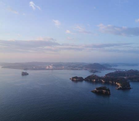 산업은관광업을비롯한농림업, 어업, 상공업등다양한산업이균형있게발달하고있어거리에활력을불어넣고있다. 마쓰시마의관광과문화신칸센과재래선을갈아타고도쿄에서마쓰시마까지약 2시간정도다.