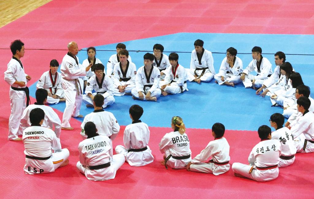 156 기록과테마로보는대한민국태권도 157 로나올림픽에서시범경기로채택돼경기를치른후, 2000년시드니올림픽대회에서정식경기종목으로채택돼명실상부한세계의스포츠가됐다.