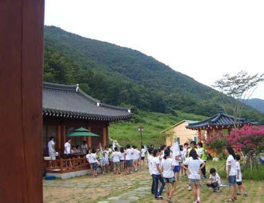 팔영산과다도해해상국립공원을연계한전통경관자원체험시설사포산촌마을곽정수운영매니저는사업을추진하는초기에는지역주민들의관심부족과주민들간의갈등 ( 마늘과황금초재배를위한관계수로시설설치를추진하였으나사업에서배제됨 ) 으로사업이좌초위기에놓였으나, 마을개발사업의설명회와여러차례에걸친주민회의로주민들간단결력을이끌어내고, 사업에대한기대감과공감대의형성, 공동참여가확대되었다고회상한다.