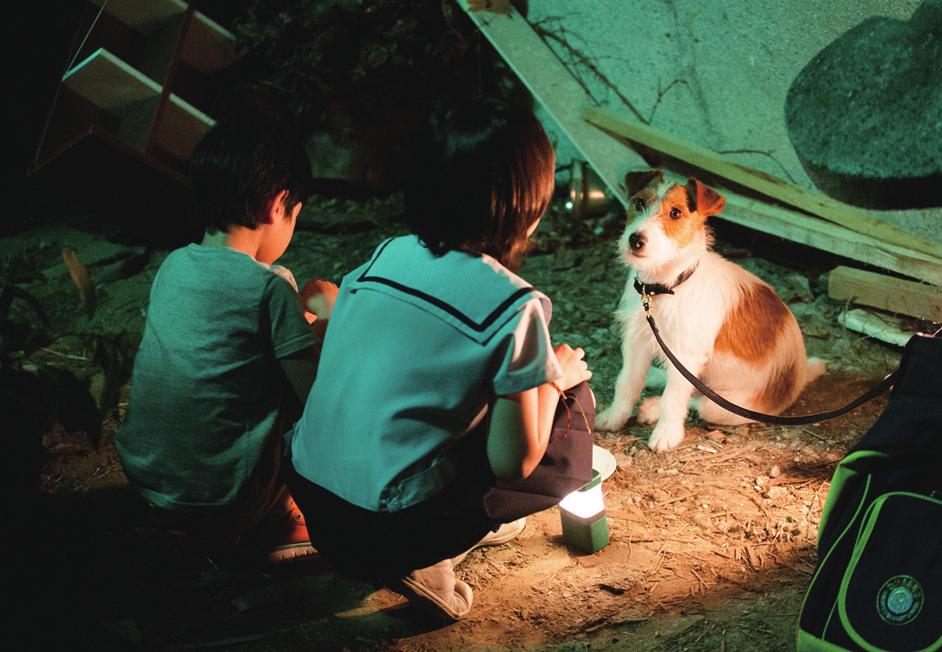 밖에없다. 오죽하면몇몇작가들은 < 개훔방 > 처럼감독과공동각 렇다고영화진흥위원회등공공기관에서크레디트정리사업을 그의설명이다. 책임자는프로듀서지만실질적인최종결정권은 본으로올라가는것만해도감지덕지라며아예크레디트에서빠 추진하는것에대해서도다소회의적이다. 용어의통일, 정리의 투자사에있다. 심지어위치와순서까지감수받는다. 원칙적으 지는경우도다반사라는하소연을전하기도했다.