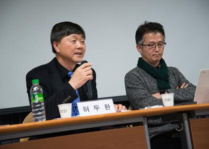 리고정책적인지원마련, 그러면서시스템구축에대한부분이요. 시스템구축에는아까말씀하신온. 오프라인을통한전략적인마케팅과홍보등도포함되어야겠고요. 온라인미술시장같은경우는 2.6% 가차지하고있는데요. 주요갤러리와아트페어측에서도벌써하고있다고들었습니다. 이러한것들이국내아트페어가잘되든못되든일단수치적으로는확대되어있다고생각합니다.