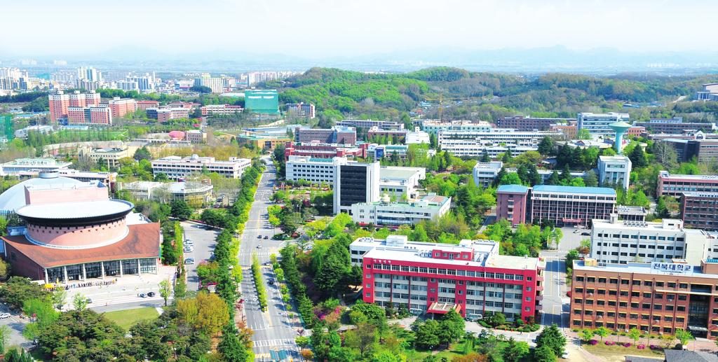 성장을 넘어 성숙으로! 천년의 웅비 전북대학교 전북대학교는 가장 한국적인 도시, 천년의 역사를 가진 전주에 메인 캠퍼스를 두고 있는 한국을 대표하는 명문 국립대학입니다.