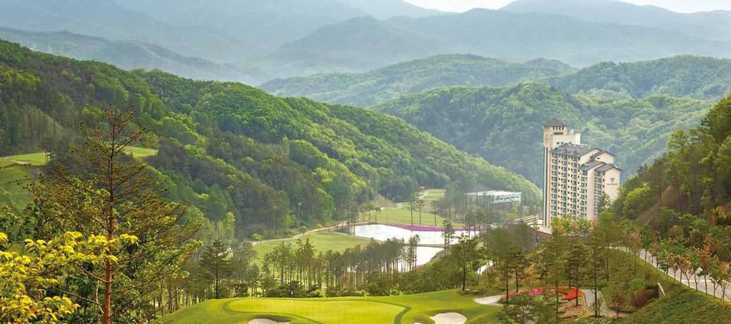 Selected as the No. 1 environmentally-friendly resort in Korea, Oak Valley is an eco-resort that values the beauty of nature.