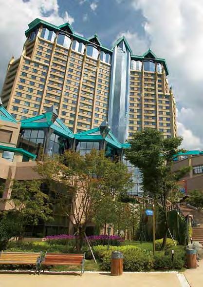 Kangwon Land Hotel 강원랜드호텔 Kangwon Land Hotel offers various rooms in diverse price ranges from the standard room for budget travelers to the quality-service presidential room to the luxurious suite